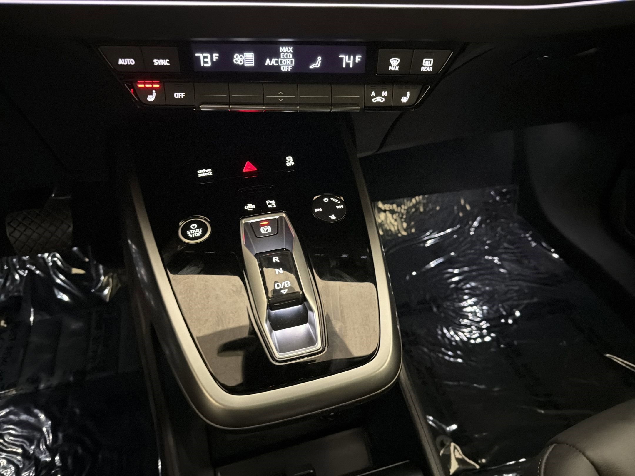 Certified 2025 Audi Q4 e-tron Premium w/ Convenience Package image 20