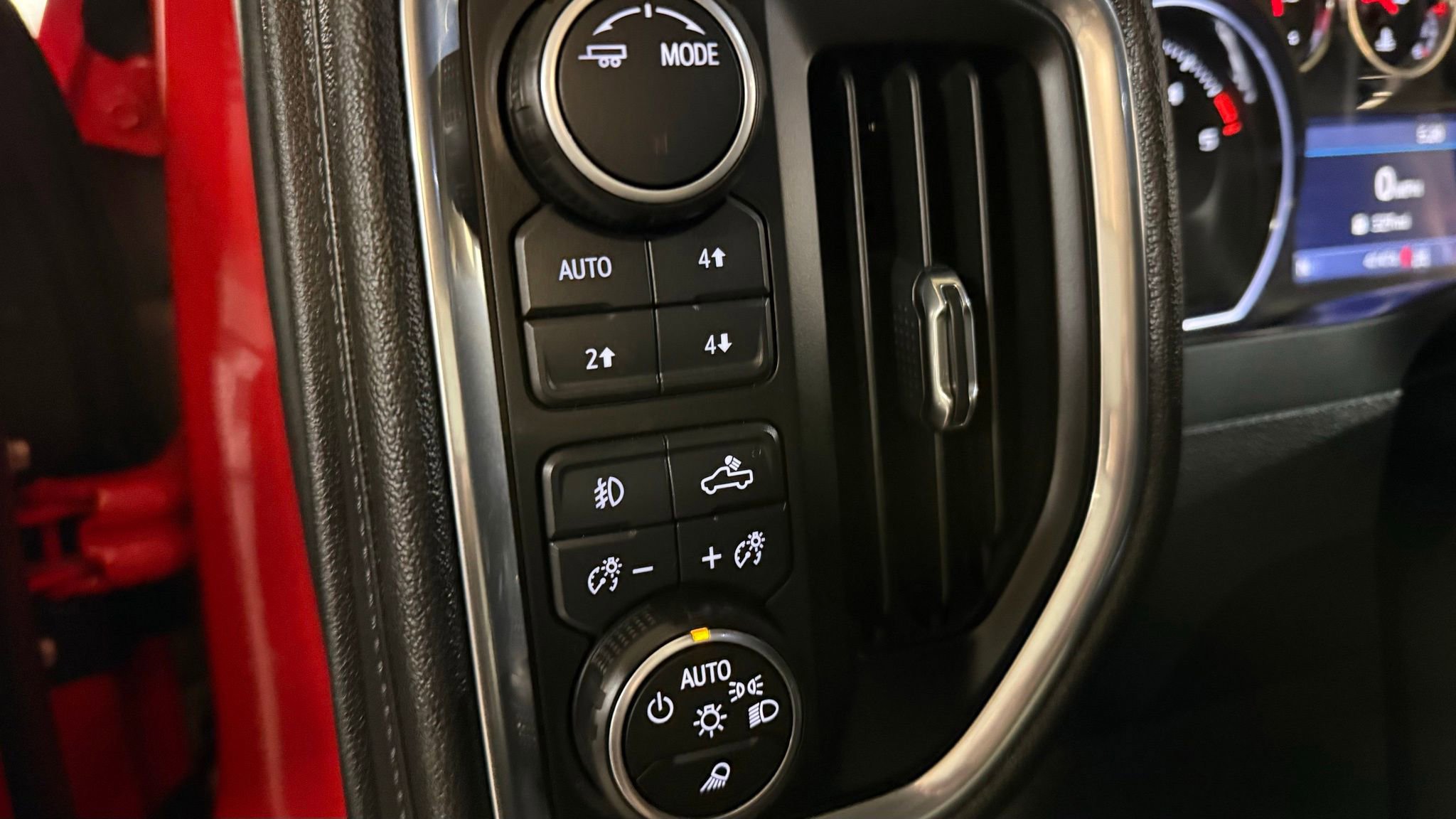 Used 2020 Chevrolet Silverado 2500 LTZ w/ LTZ Convenience Package image 38