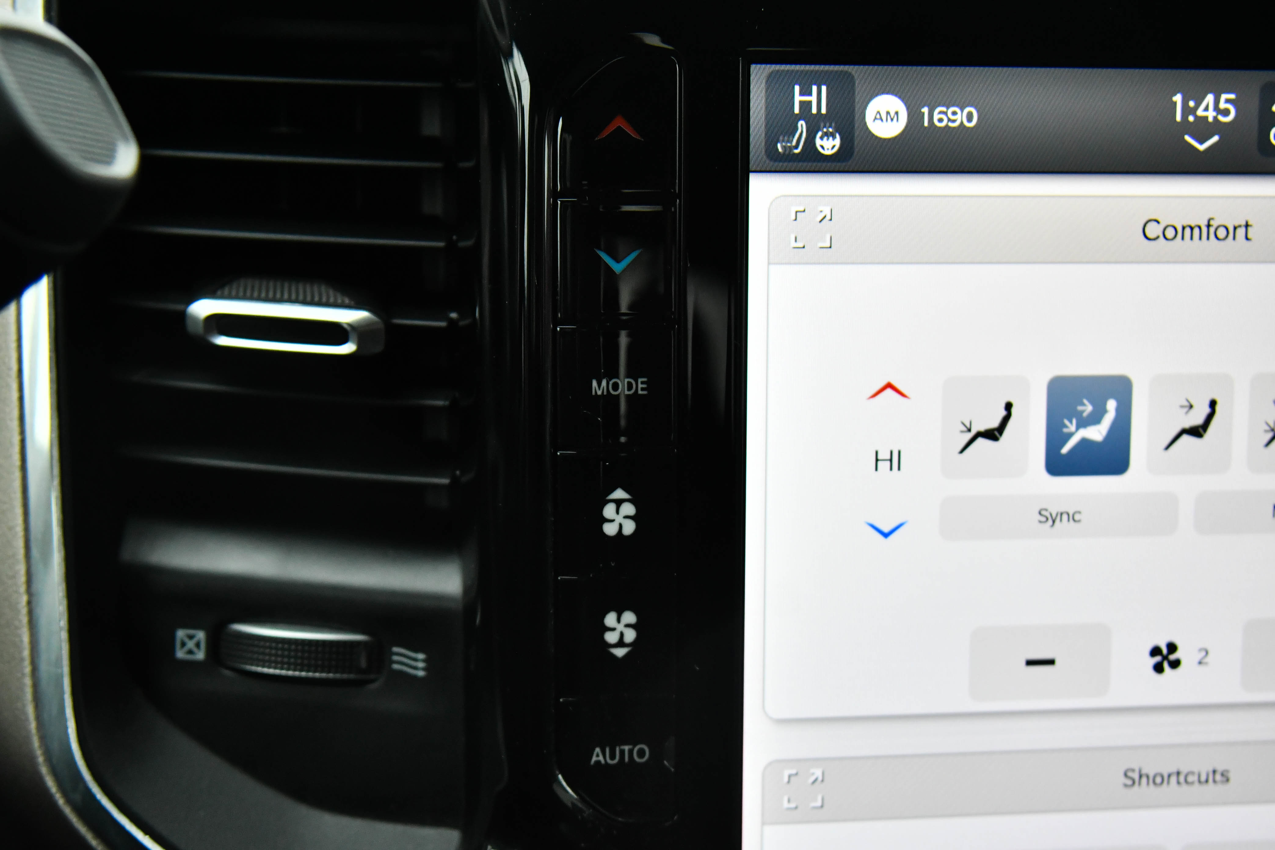 Used 2024 RAM 2500 Laramie image 29