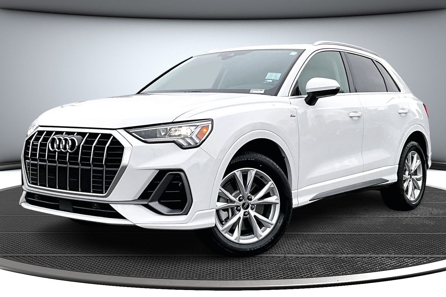 Used 2024 Audi Q3 2.0T Premium image 3