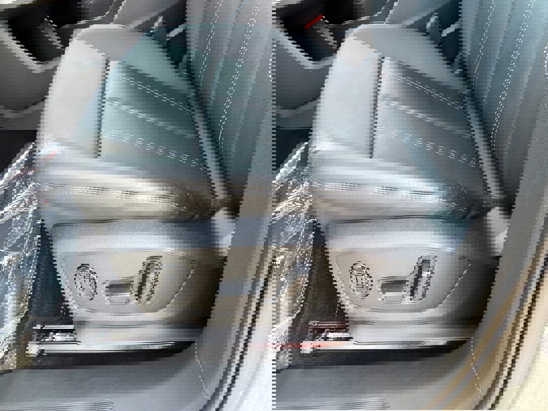 Used 2024 Audi Q4 e-tron Prestige image 21