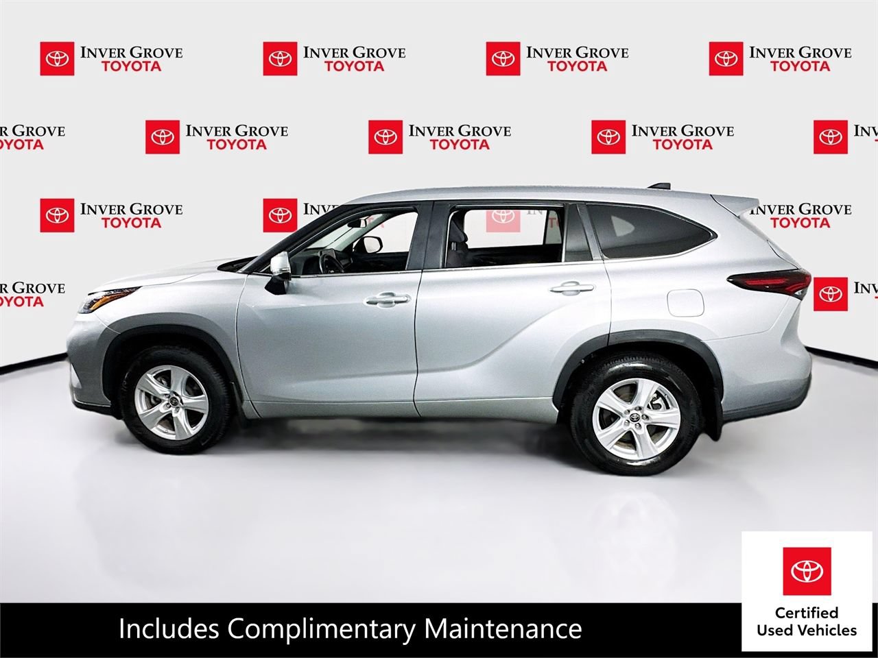Certified 2024 Toyota Highlander LE AWD/4WD image 8