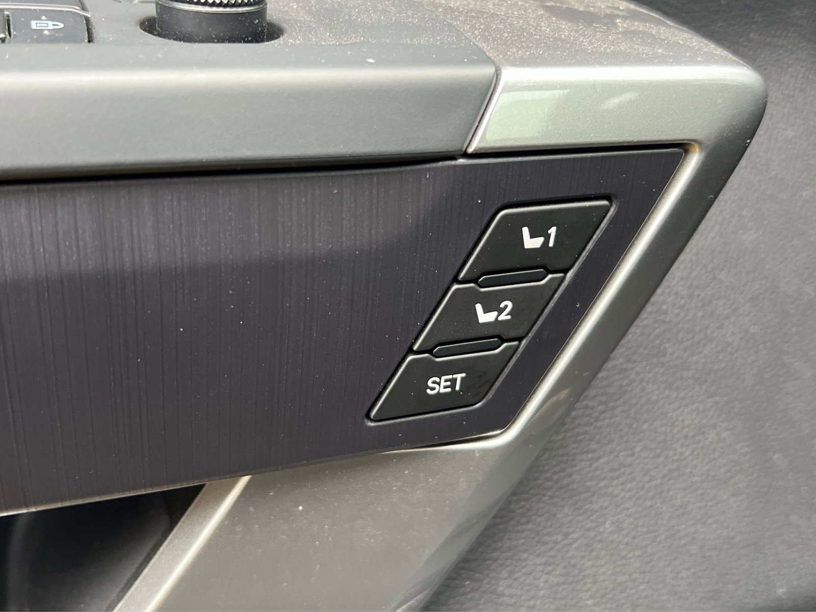 Used 2022 Toyota Tundra Platinum image 27