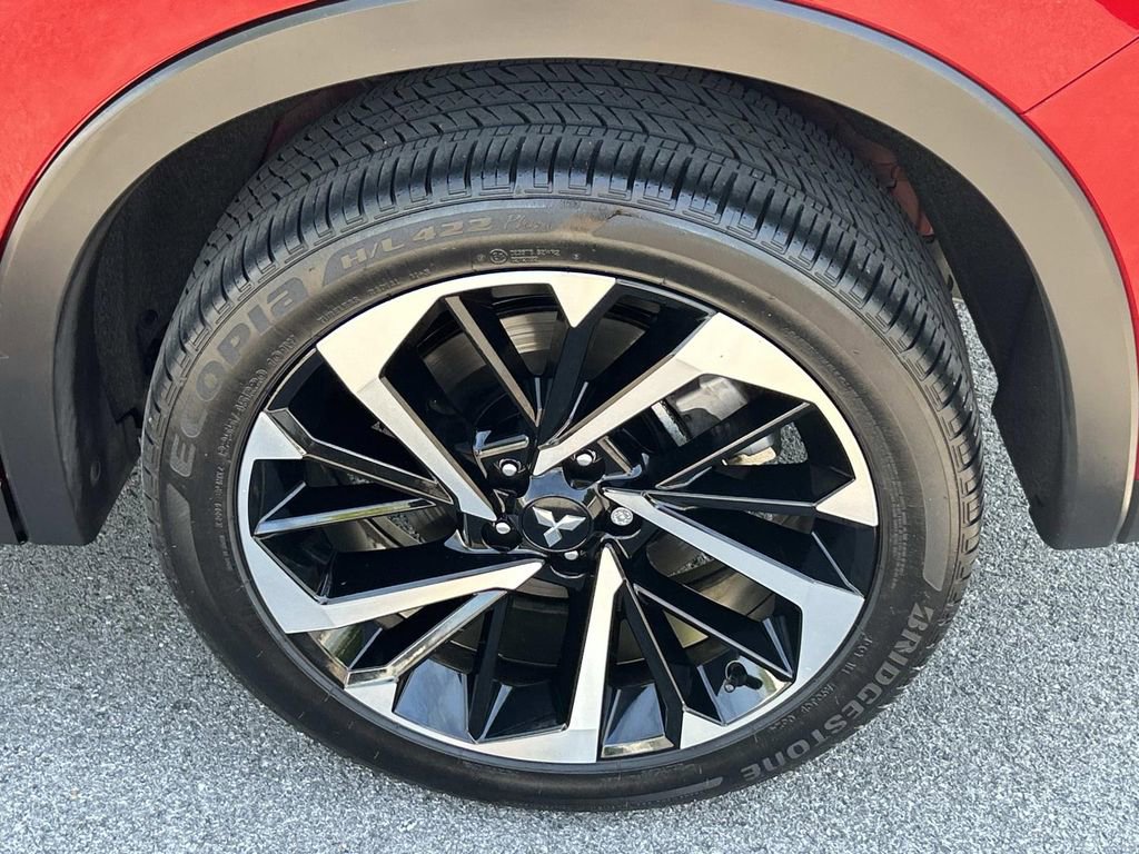 Used 2024 Mitsubishi Outlander SE Black Edition image 13