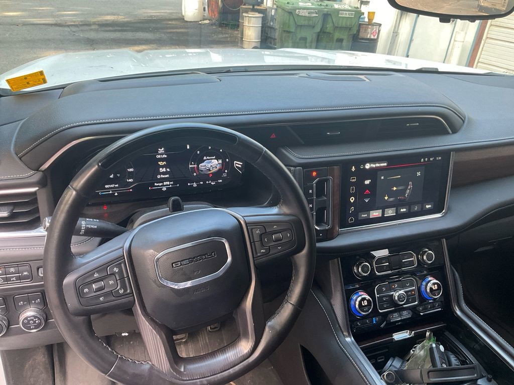 Used 2024 GMC Yukon Denali Ultimate AWD/4WD image 25