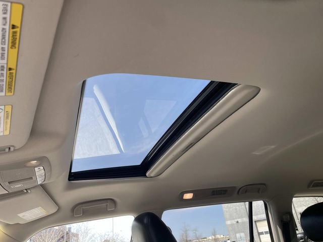 Used 2024 Nissan Armada SL image 14