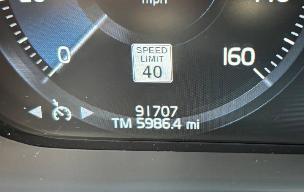 Used 2020 Volvo XC60 T5 Momentum w/ Protection Package AWD/4WD image 8