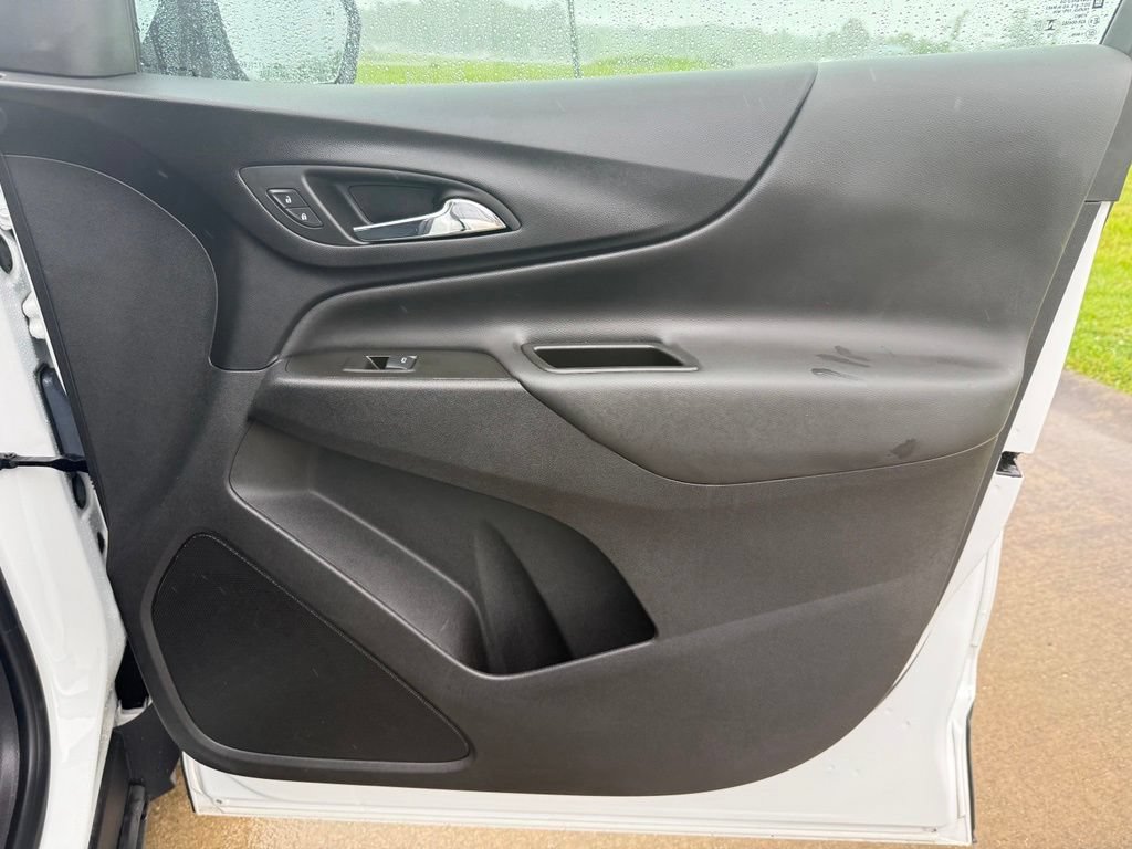 Used 2024 Chevrolet Equinox LT w/ LPO, Floor Liner Package FWD image 21