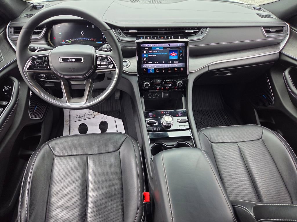 Used 2023 Jeep Grand Cherokee Overland AWD/4WD image 9