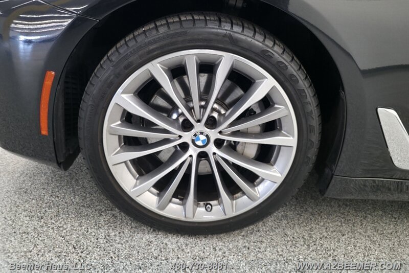 Used 2023 BMW 530i w/ Convenience Package RWD image 41