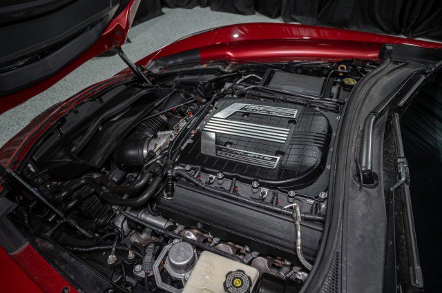 Used 2015 Chevrolet Corvette Z06 w/ 3LZ Preferred Equipment Group RWD image 18