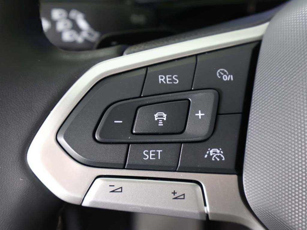 Used 2024 Volkswagen Atlas SE image 46