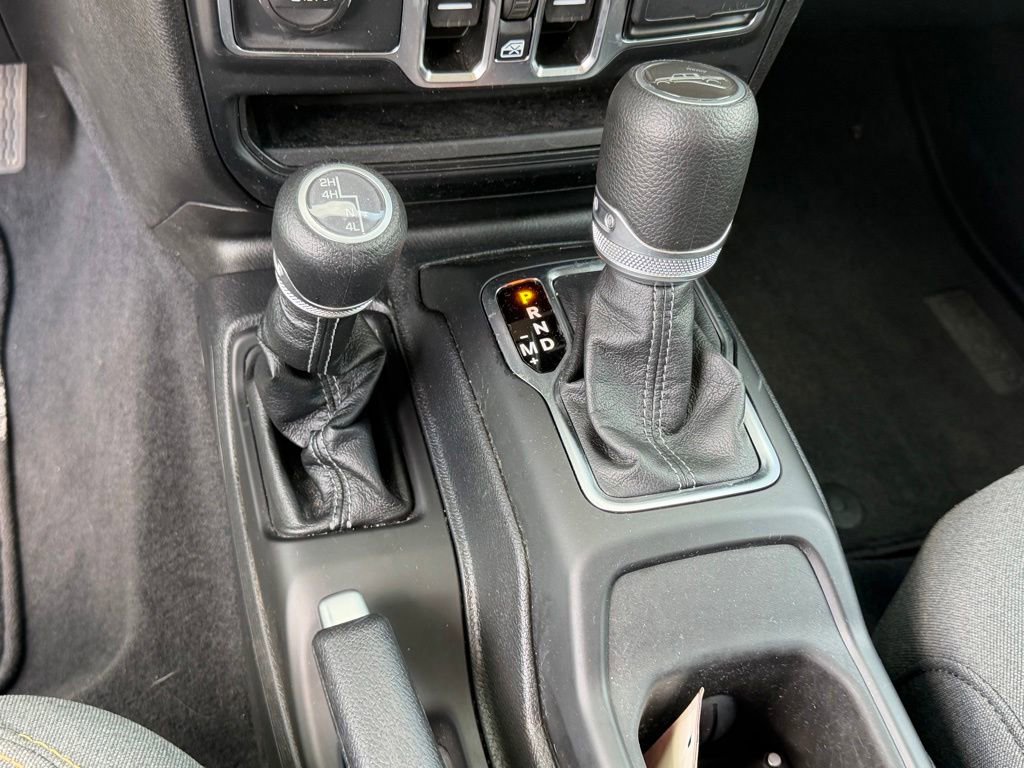 Used 2025 Jeep Gladiator Sport AWD/4WD image 24
