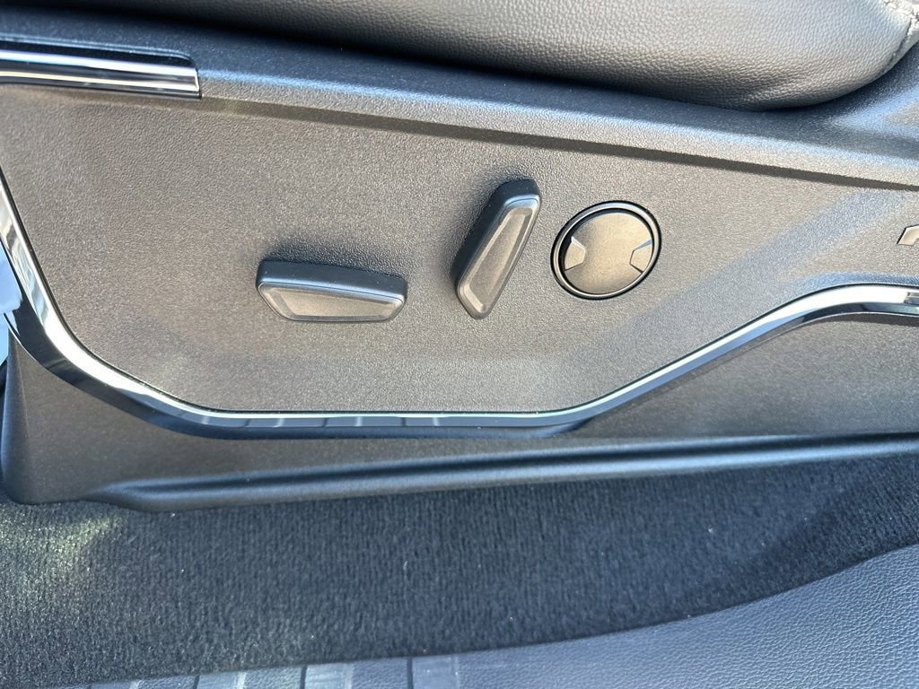 Used 2024 Ford F250 Lariat w/ Sport Appearance Package image 18