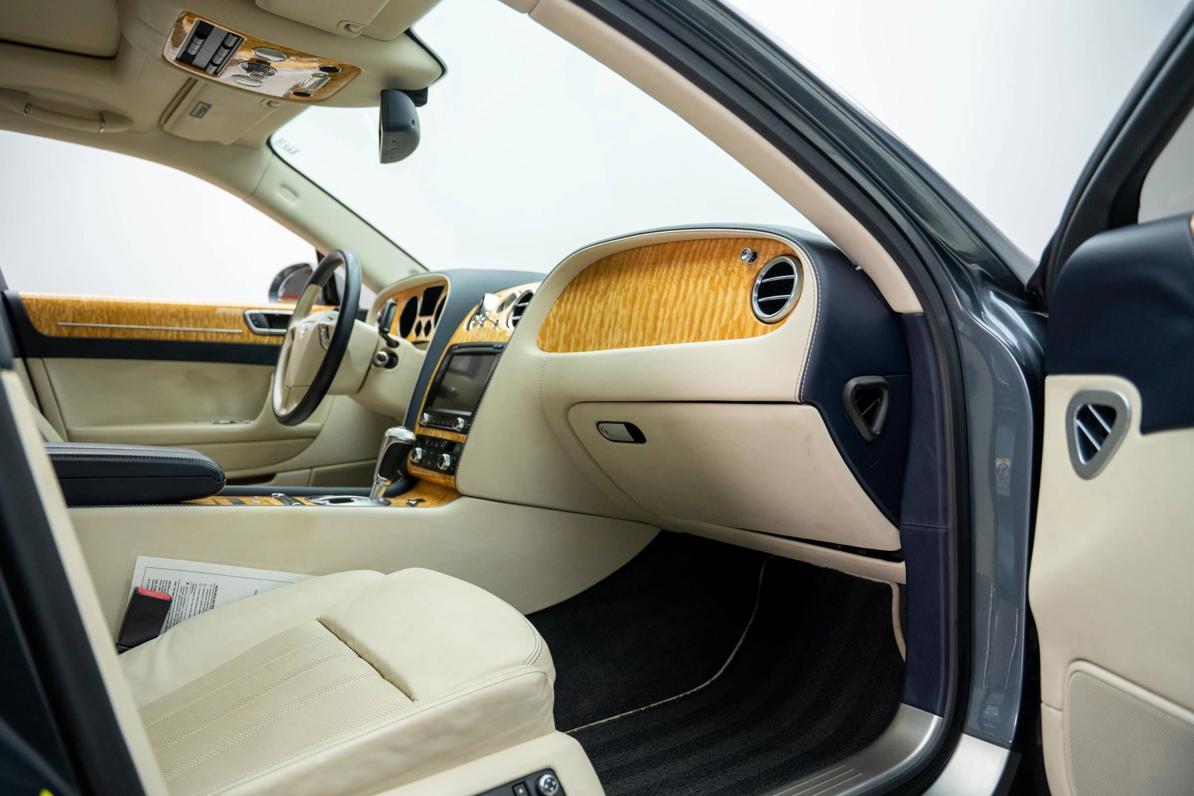 Used 2013 Bentley Flying Spur Flying Spur image 26