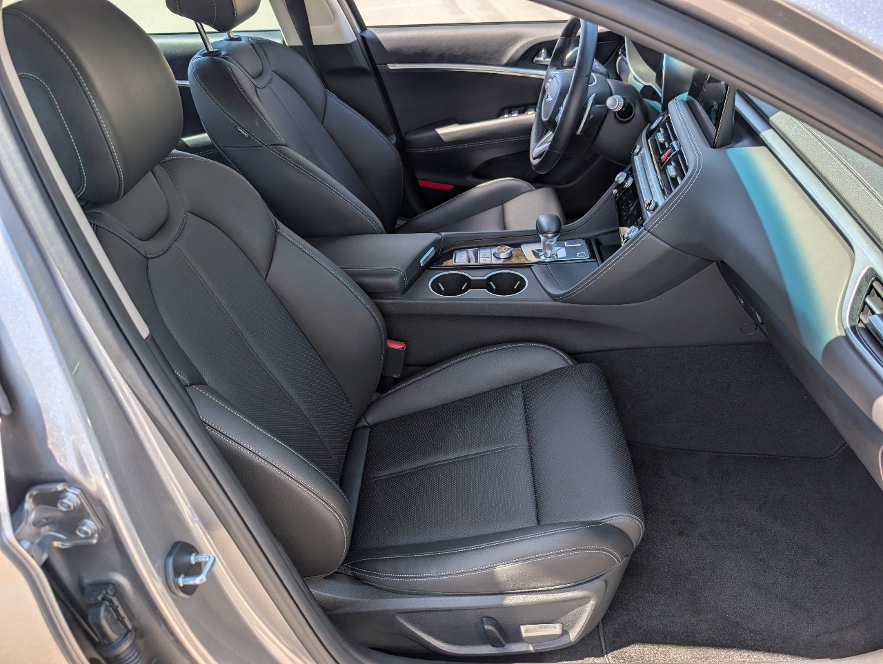 Used 2026 Genesis G70 2.5T image 8