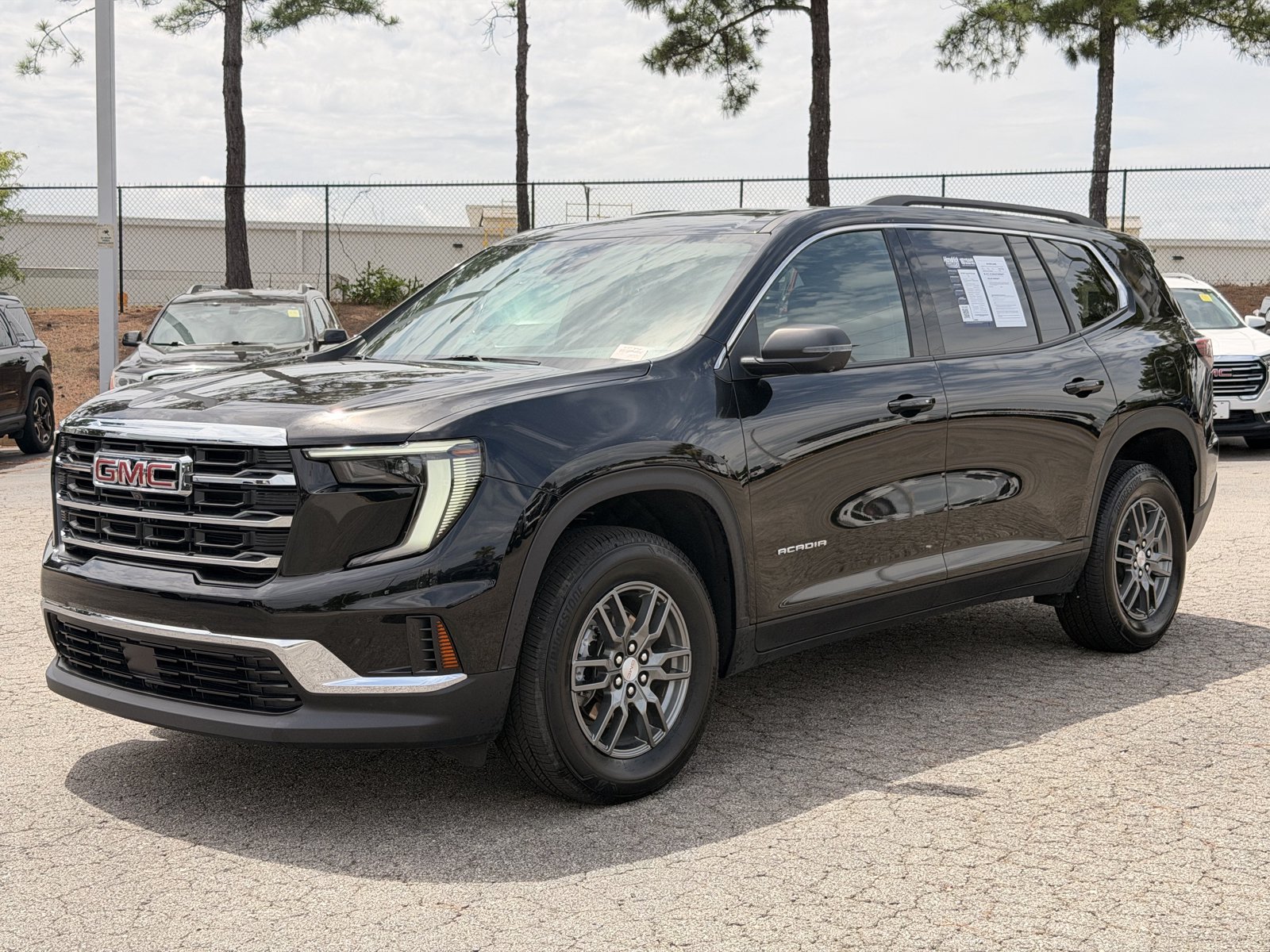 Used 2025 GMC Acadia Elevation FWD image 7