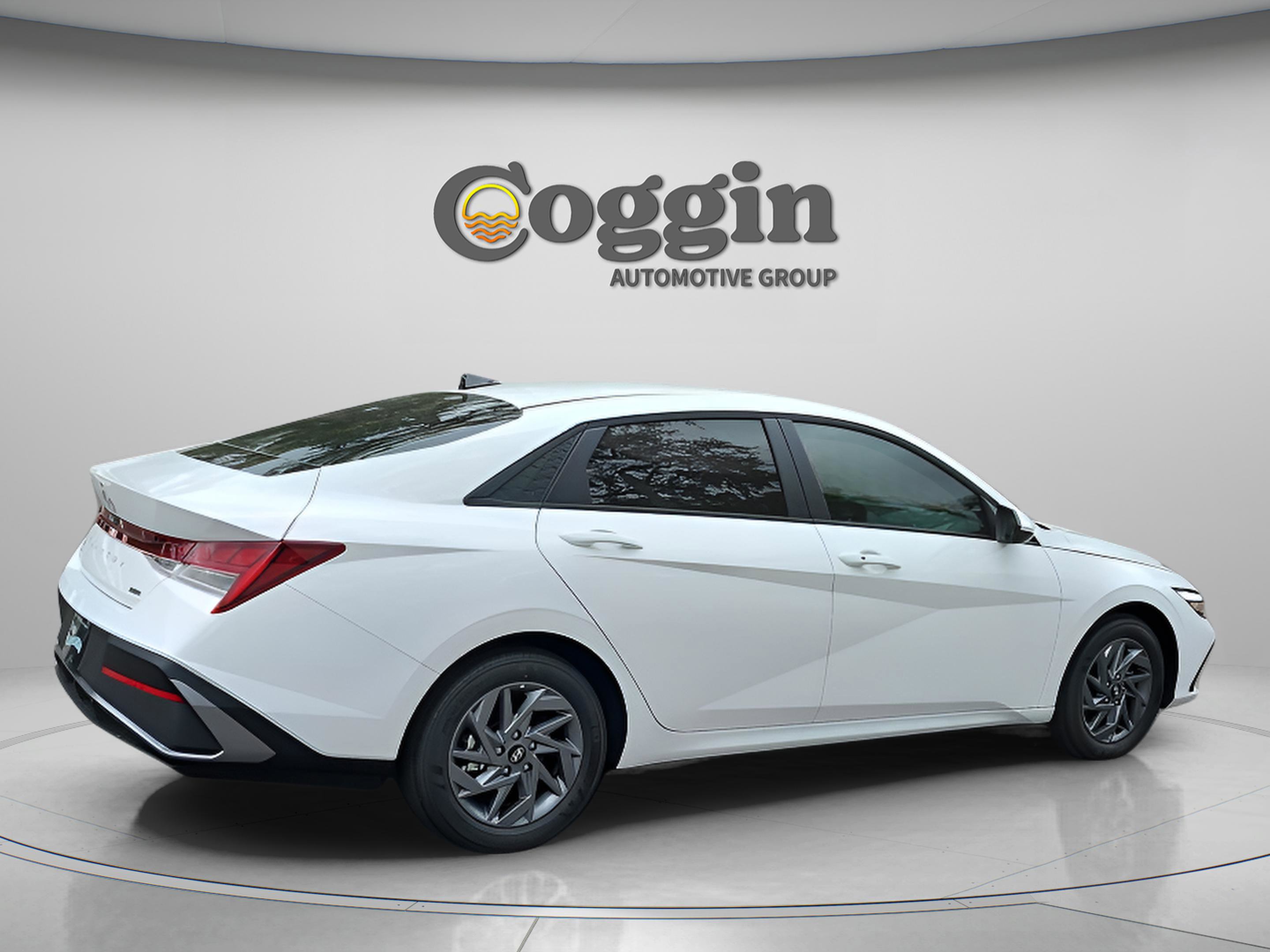 New 2026 Hyundai Elantra Hybrid FWD image 5