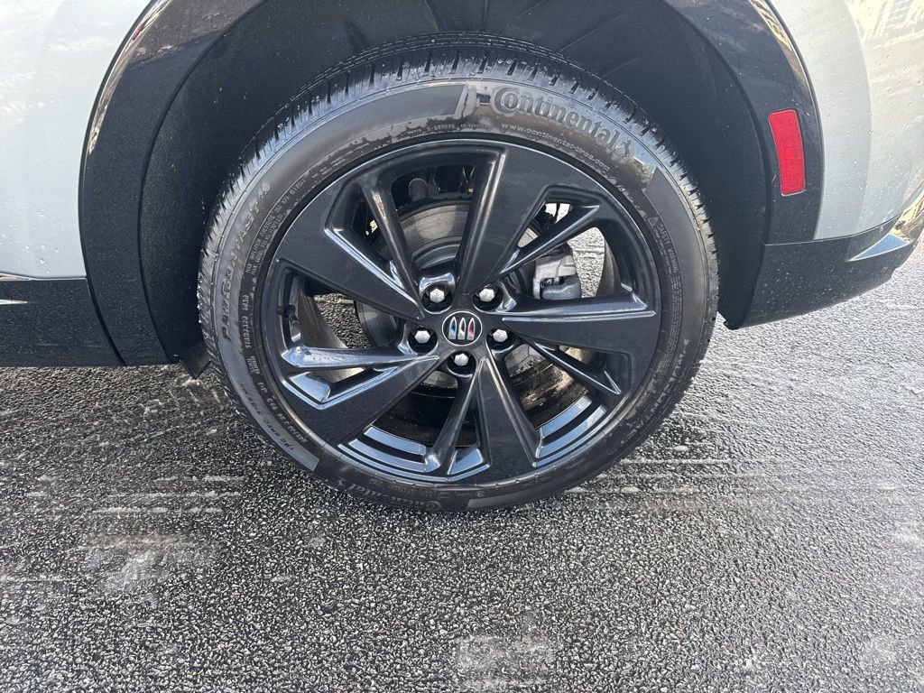 Used 2024 Buick Envision Sport Touring image 6