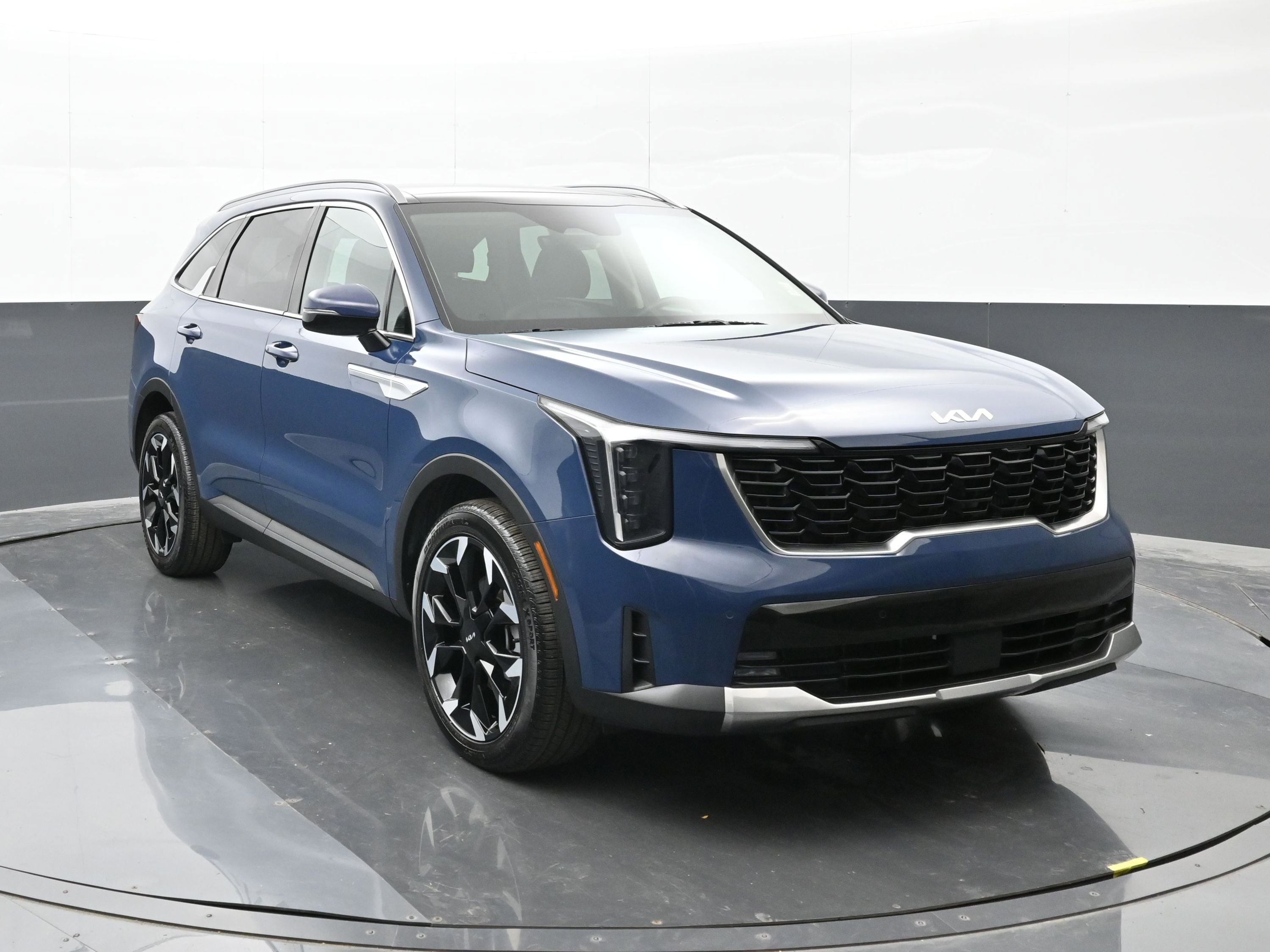 Used 2024 Kia Sorento EX w/ Panoramic Sunroof Package video 2