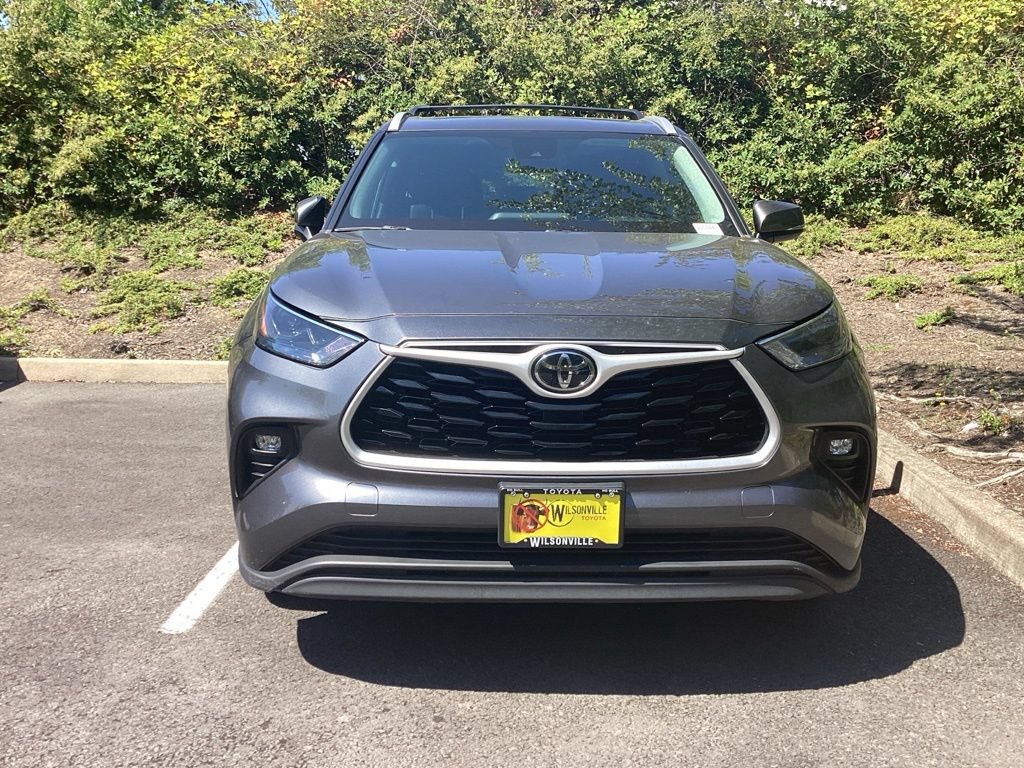 Used 2023 Toyota Highlander XLE AWD/4WD image 20