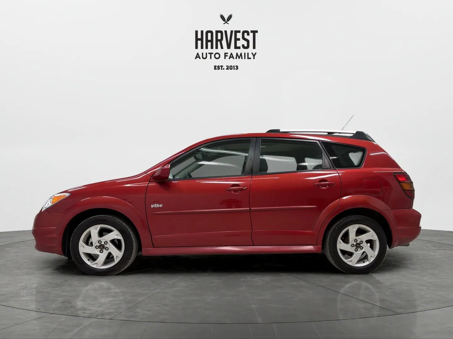 Used 2006 Pontiac Vibe w/ Sport Package FWD image 2
