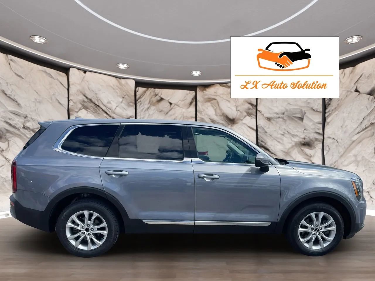 Used 2020 Kia Telluride LX AWD/4WD image 3