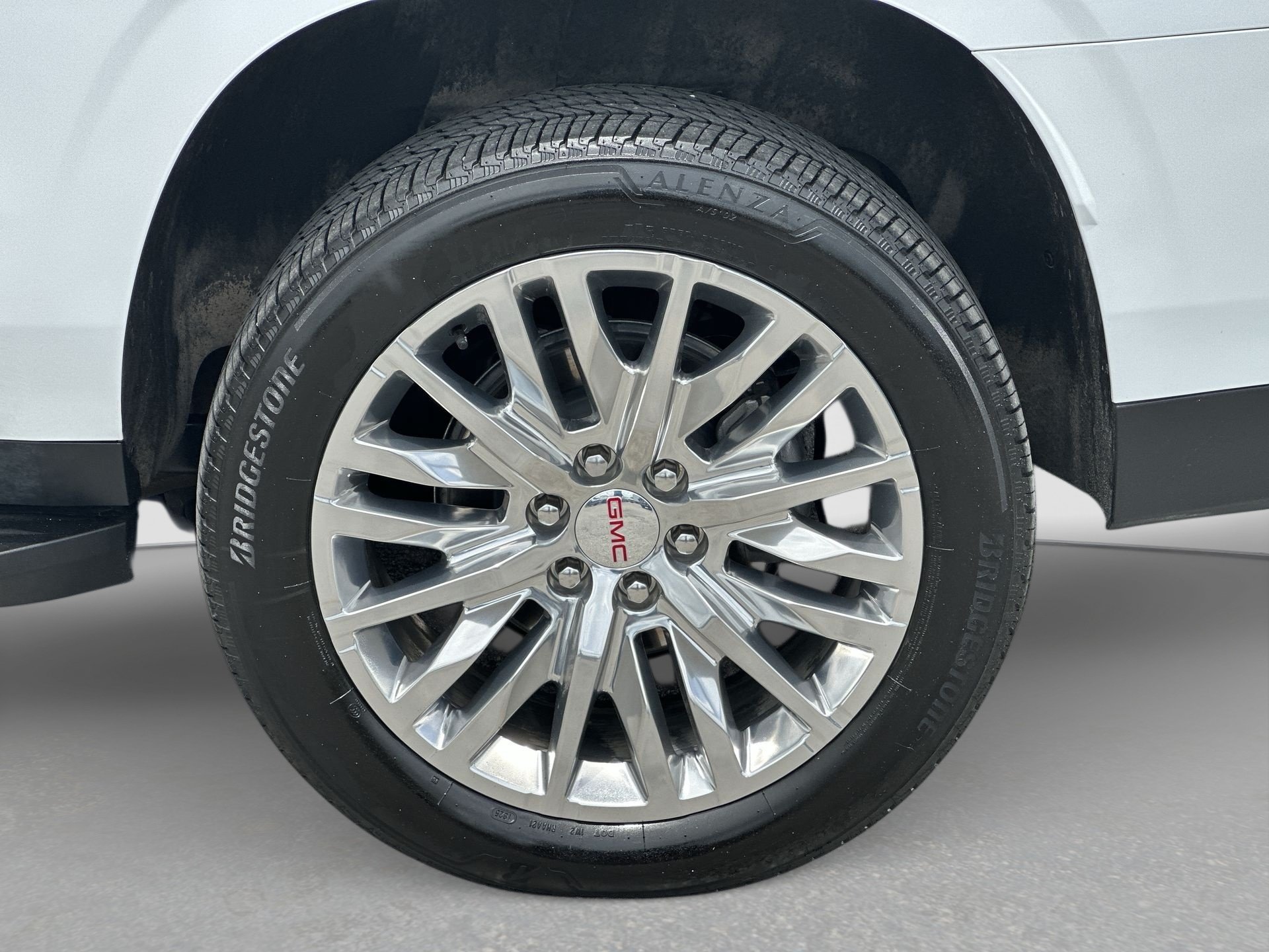 Certified 2025 GMC Yukon XL Denali AWD/4WD image 32