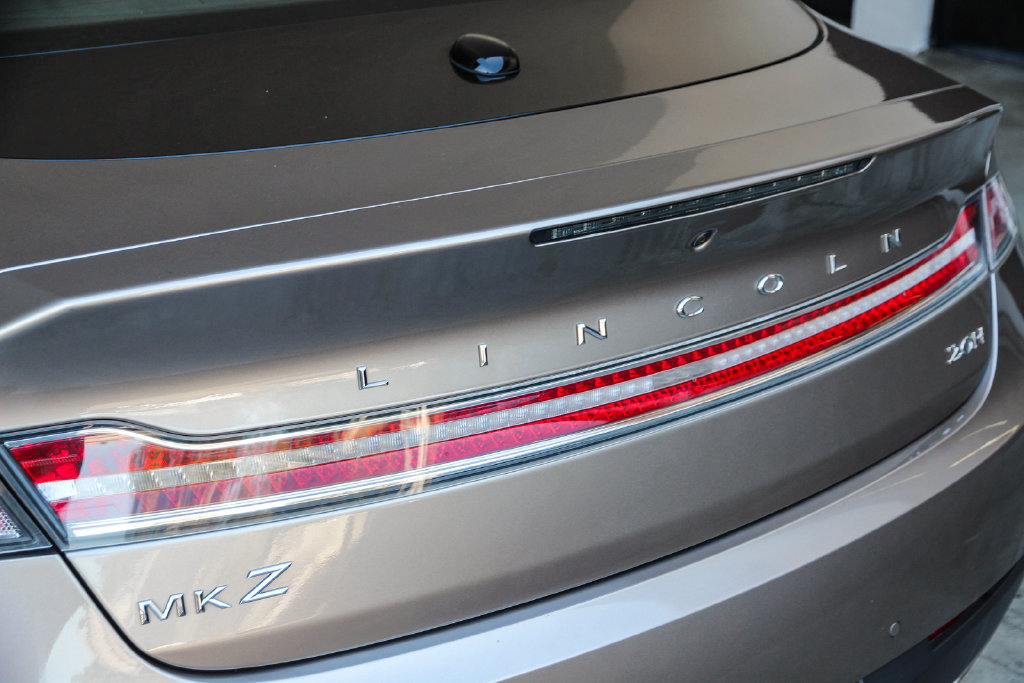 Used 2019 Lincoln MKZ Reserve w/ Reserve Plus Package FWD image 8