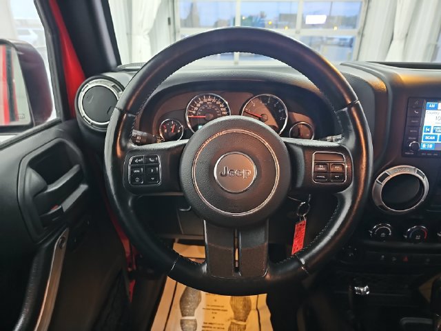Used 2015 Jeep Wrangler Unlimited Sahara w/ Connectivity Group AWD/4WD image 14