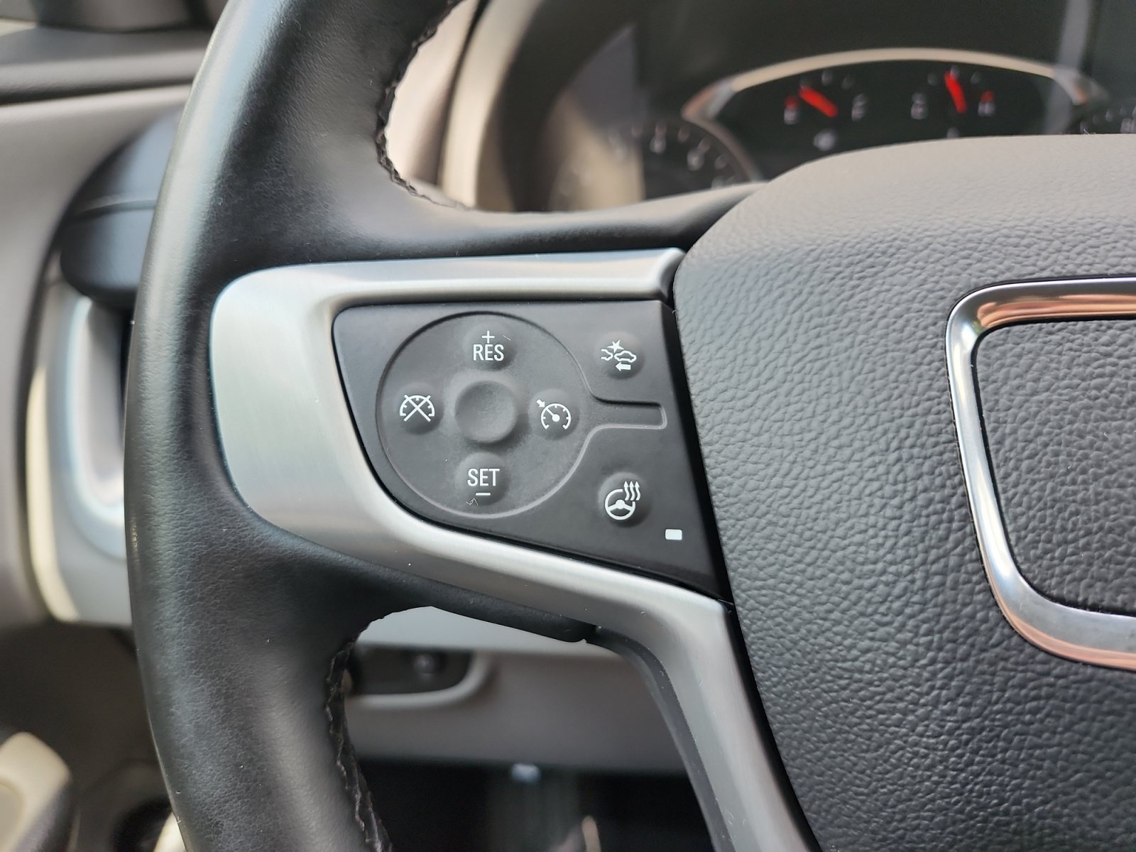 Used 2023 GMC Terrain SLT w/ Infotainment Package II AWD/4WD image 25