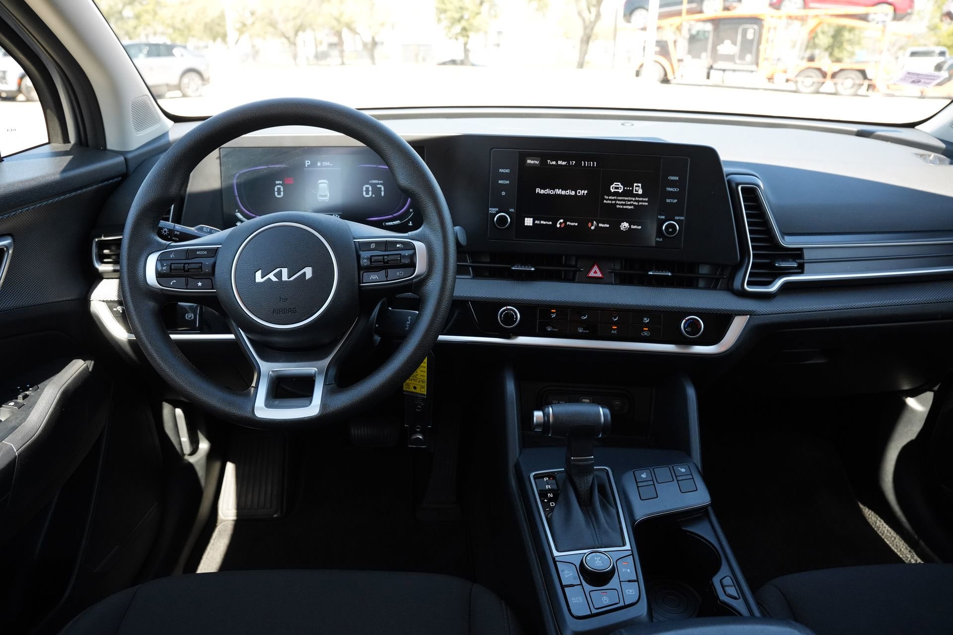 Used 2025 Kia Sportage LX image 9