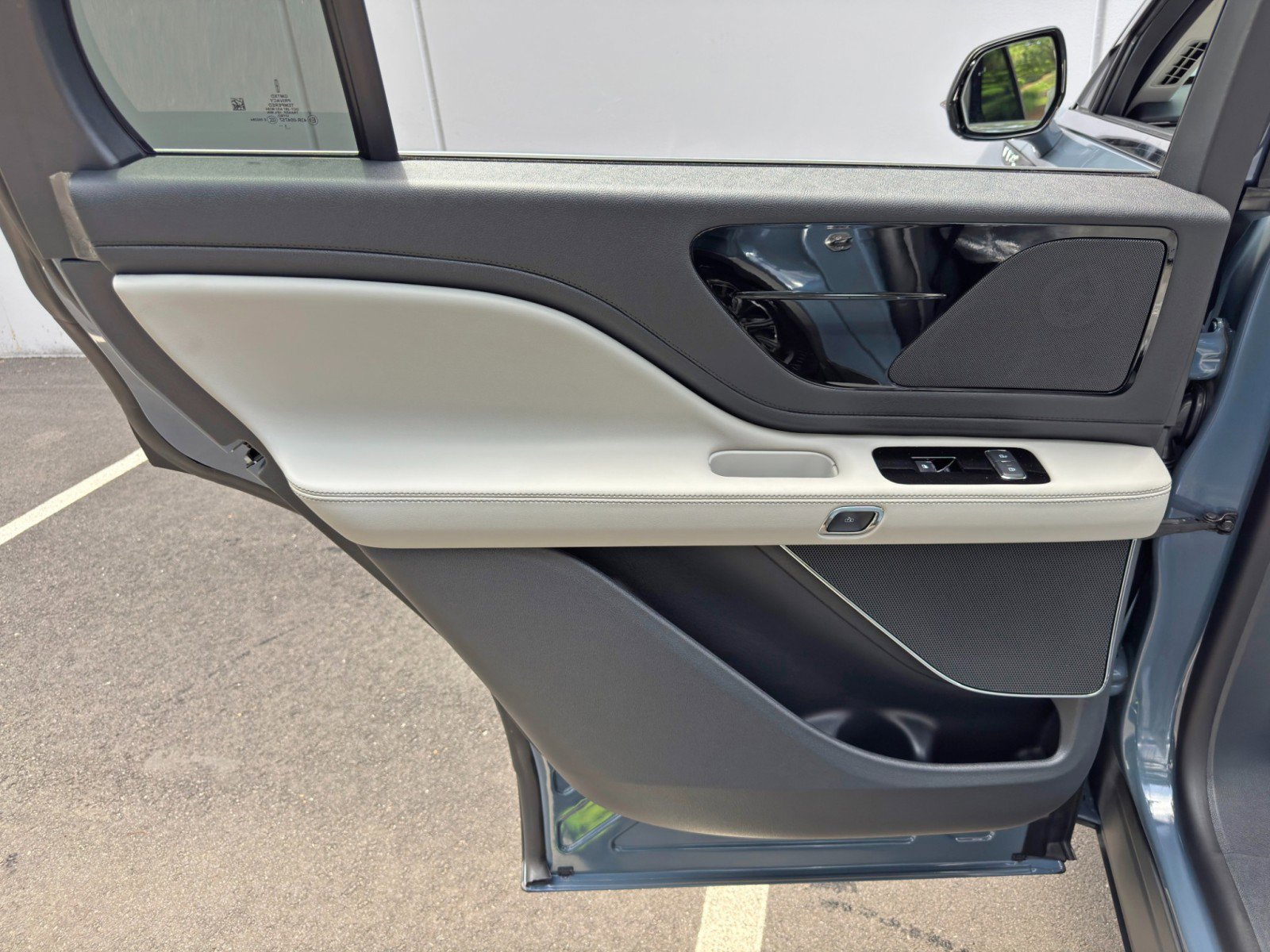Used 2026 Lincoln Aviator AWD image 45
