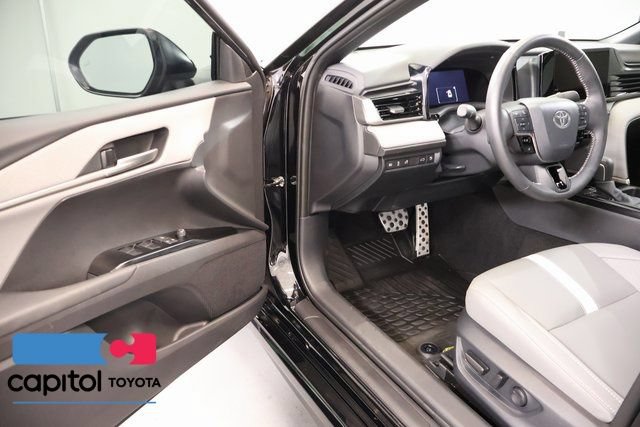 Used 2026 Toyota Camry SE w/ Convenience Package AWD/4WD image 8