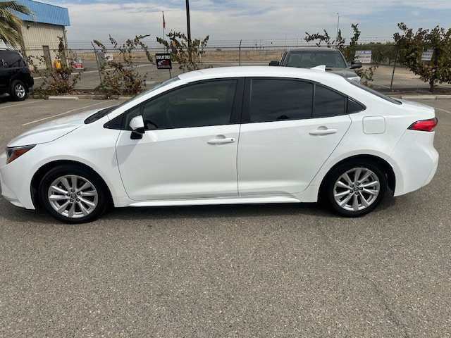 Used 2024 Toyota Corolla LE w/ LE Convenience Package FWD image 3