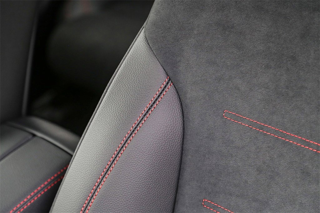 Used 2023 Mercedes-Benz EQB 350 4MATIC SUV image 32