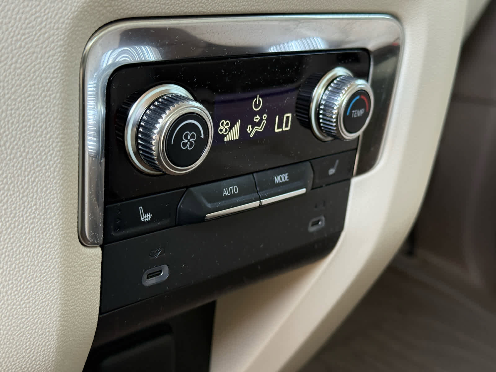 Used 2022 GMC Yukon Denali image 31