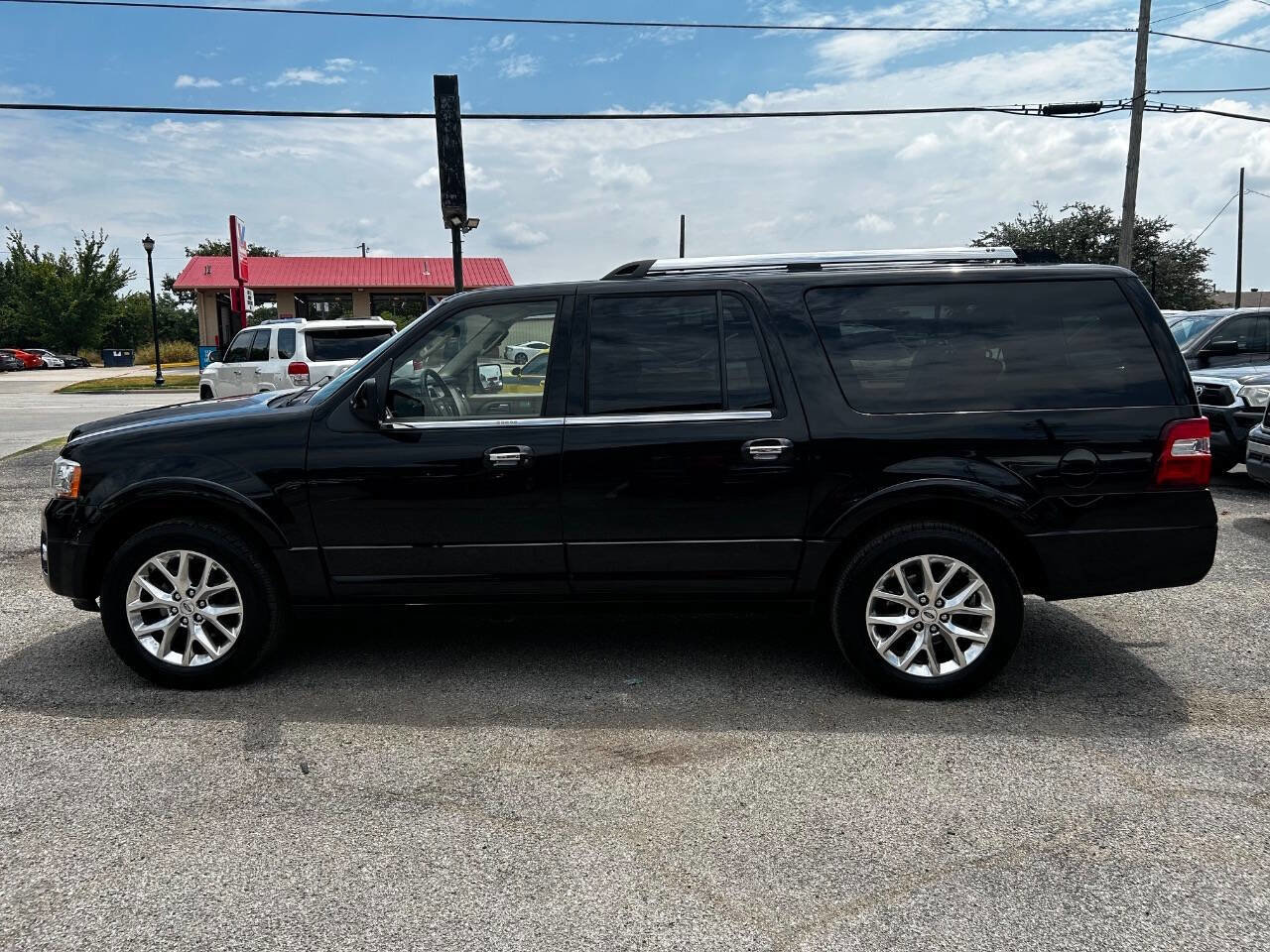 Used 2017 Ford Expedition Max Limited image 7
