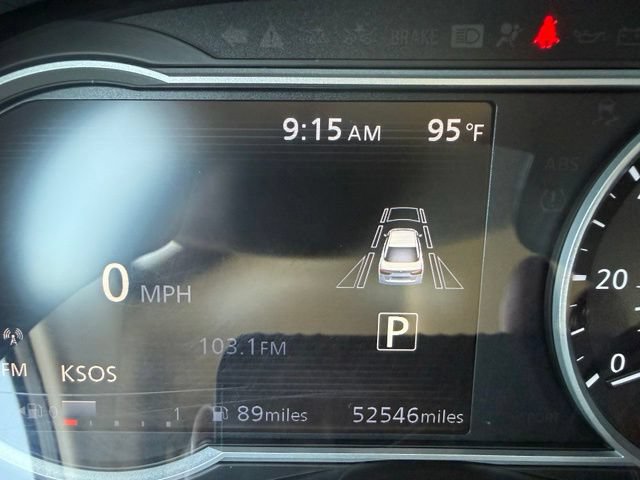 Used 2022 Nissan Versa SV FWD image 13