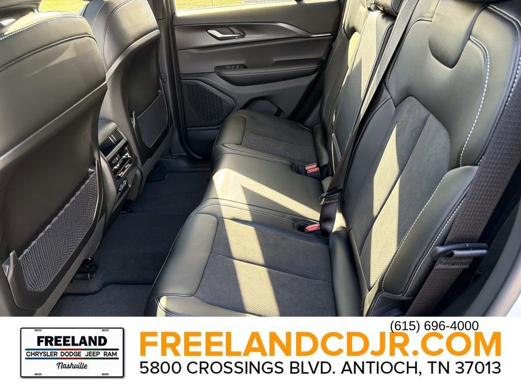 New 2025 Jeep Grand Cherokee 4WD image 14