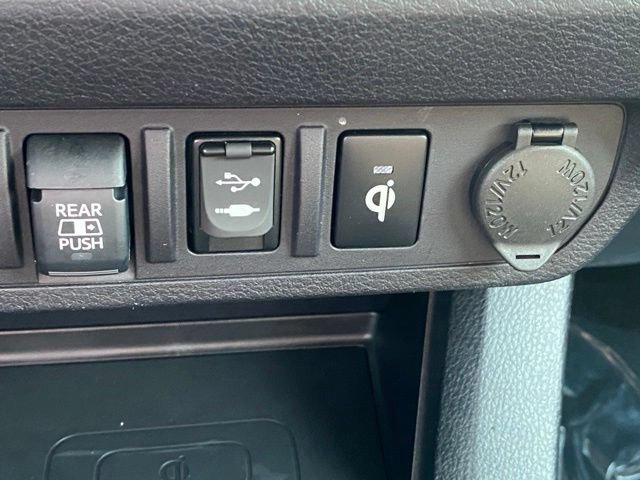 Used 2019 Toyota Tacoma TRD Off-Road w/ Technology Package AWD/4WD image 21