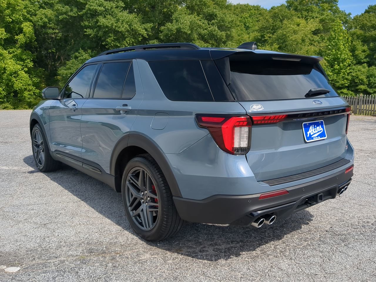 Used 2025 Ford Explorer ST AWD/4WD image 5