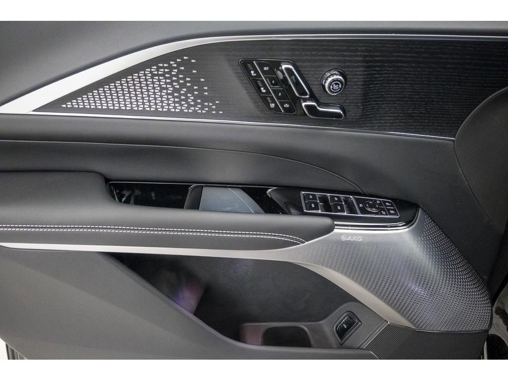 New 2026 Cadillac Lyriq V w/ Exterior Carbon Fiber Package image 15