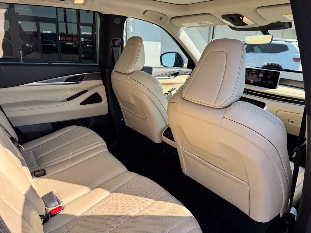 Used 2023 INFINITI QX60 Luxe w/ Cargo Package AWD/4WD image 39