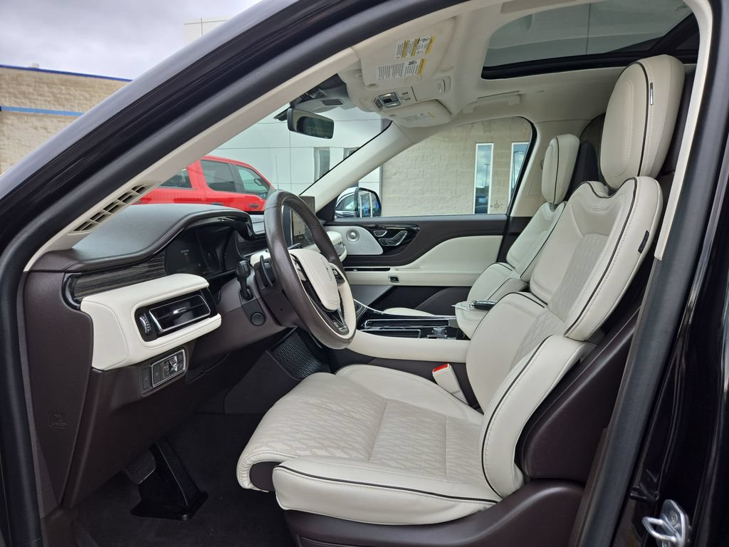 Used 2022 Lincoln Aviator Black Label w/ Dynamic Handling Package AWD/4WD image 17