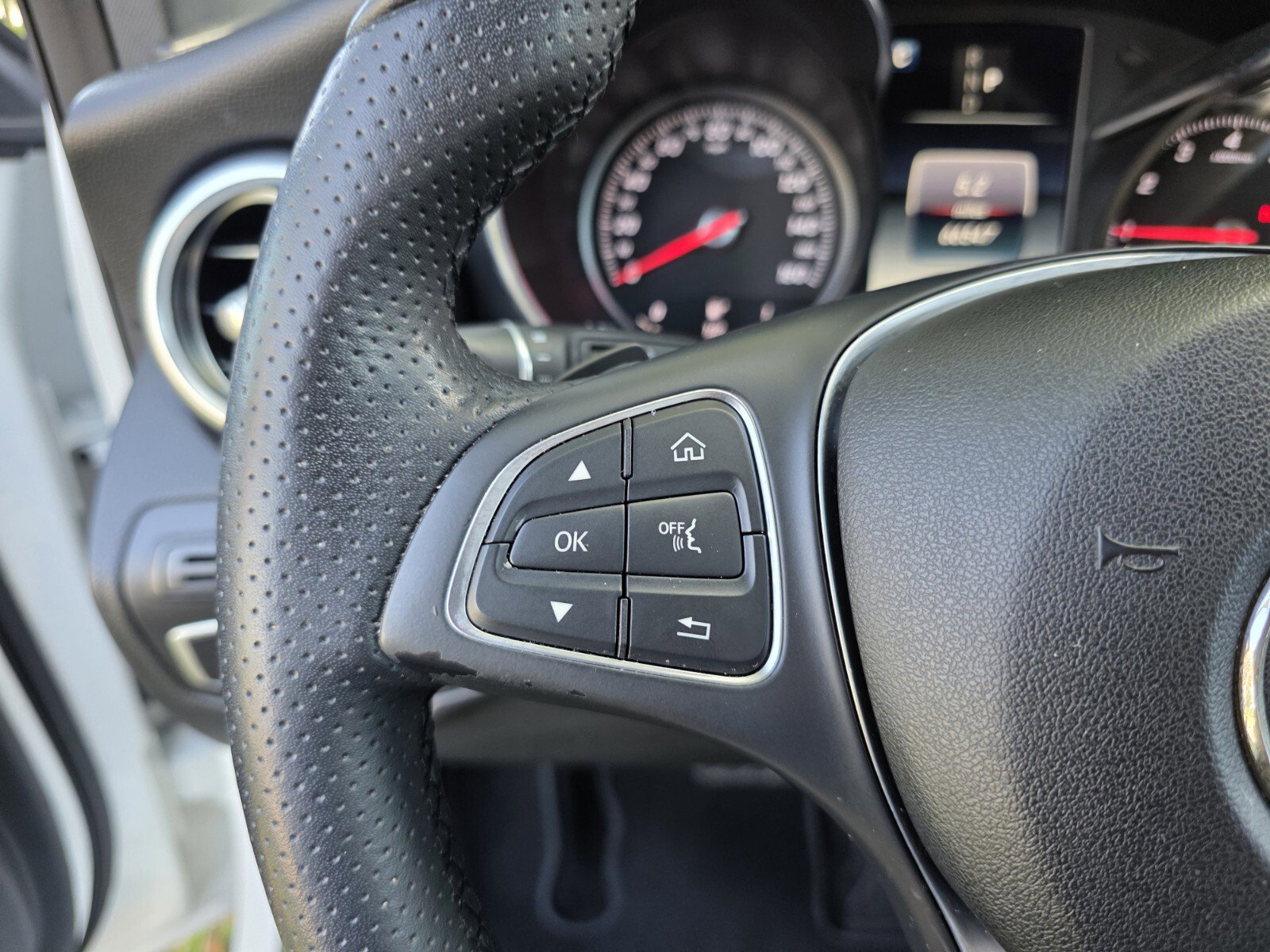 Used 2018 Mercedes-Benz GLC 300 image 18