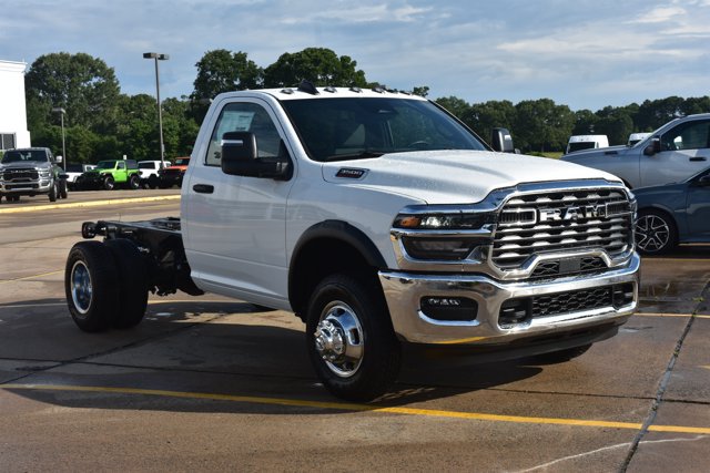 New 2026 RAM 3500 Tradesman AWD/4WD image 3