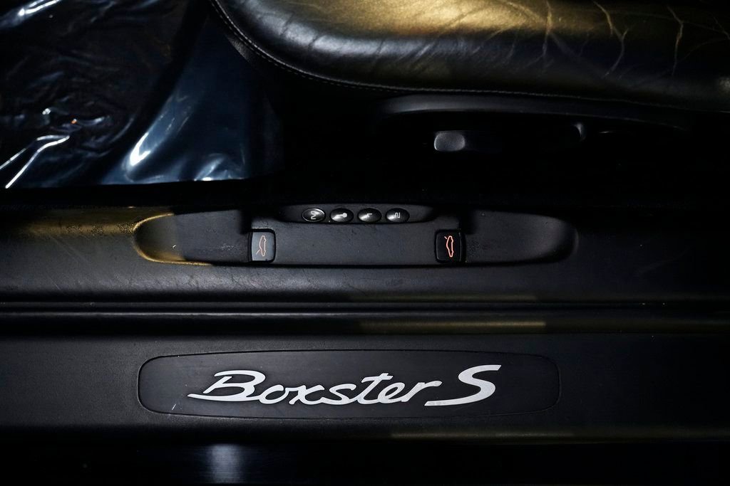 Used 2004 Porsche Boxster S image 26