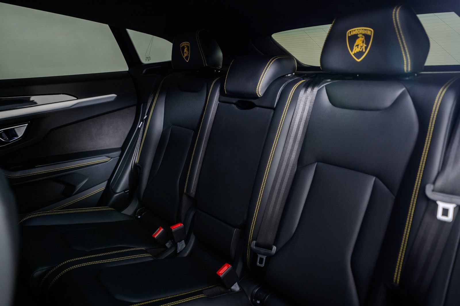 Used 2020 Lamborghini Urus AWD/4WD image 42