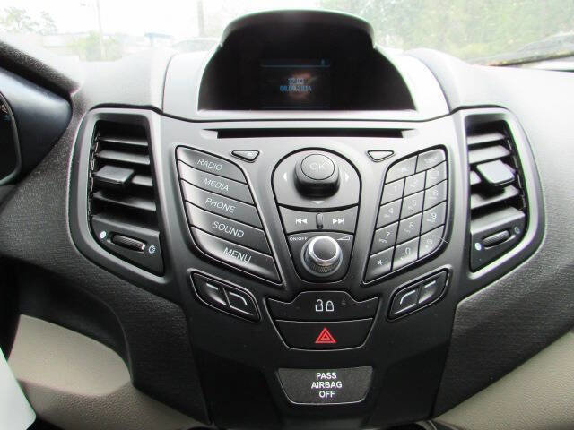 Used 2015 Ford Fiesta SE FWD image 17